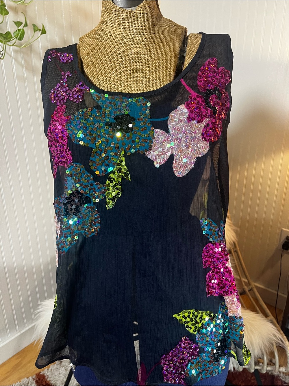 Women's Black Y2K Sequin Floral Sleeveless Top